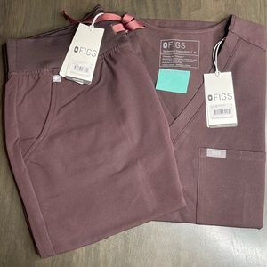 COPY - FIGS Scrub Set Catarina Top / High Waisted Petite Zamoras Espresso Size M